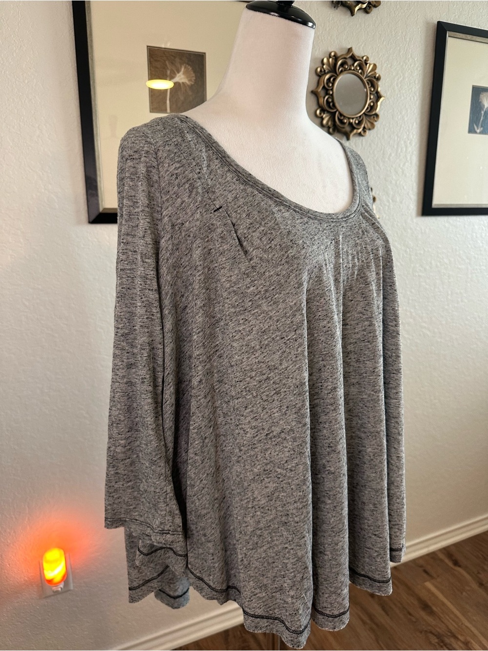 NWT Free People “We The Free” Heathered Gray Scoop Neck Linen Blend Top